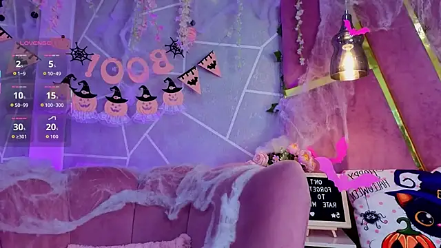 Snapshot of EmmyCortez chatting on October 27, 2025, 11:44 am EmmyCortez online show from October 27, 2025, 11:44 am