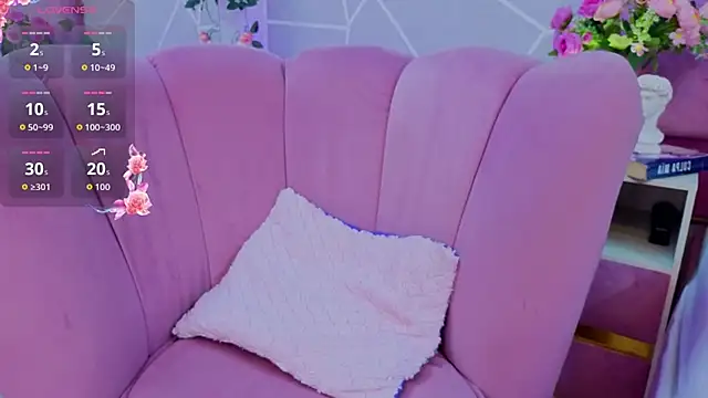 Snapshot of EmmyCortez chatting on December 1, 2025, 11:44 am EmmyCortez online show from December 1, 2025, 11:44 am