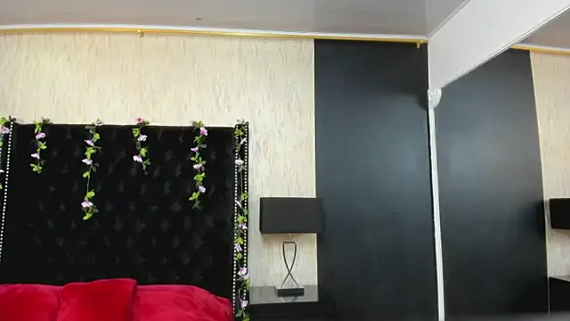 Snapshot of NahomyCarther chatting on November 24, 2025, 4:01 am NahomyCarther online show from November 24, 2025, 4:01 am