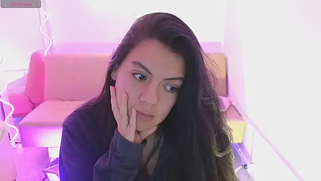 Snapshot of Coraline_tay chatting on March 12, 2025, 7:13 am Coraline tay online show from March 12, 2025, 7:13 am