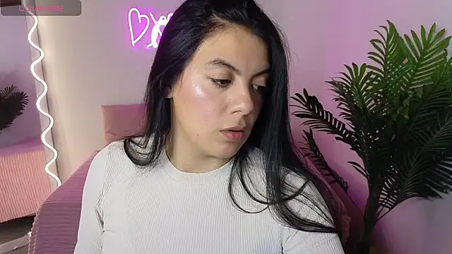 Snapshot of Coraline_tay chatting on March 19, 2025, 3:41 am Coraline tay online show from March 19, 2025, 3:41 am