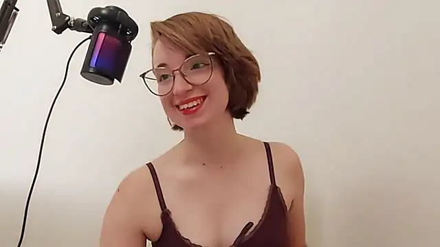 Elise Nyx online show from October 3, 2025, 1:23 pm