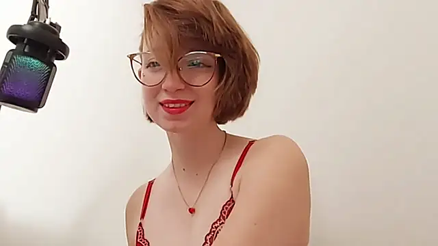 Elise Nyx online show from September 20, 2025, 1:49 pm