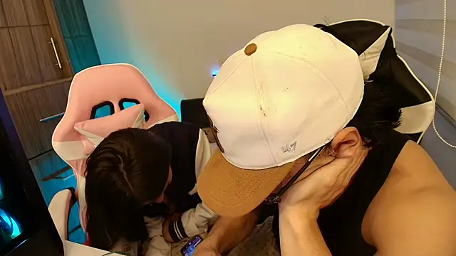 Snapshot of DesireLuxe chatting on October 24, 2025, 6:12 am DesireLuxe online show from October 24, 2025, 6:12 am