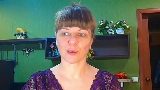 Snapshot of VeronikawGold chatting on November 11, 2025, 4:57 pm VeronikawGold online show from November 11, 2025, 4:57 pm