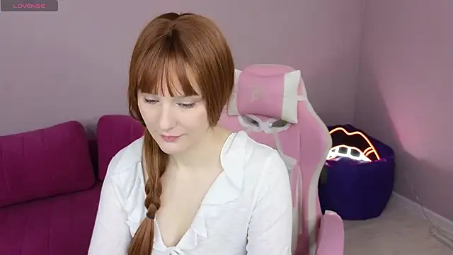 Snapshot of KristinMoore chatting on November 8, 2025, 8:18 am KristinMoore online show from November 8, 2025, 8:18 am