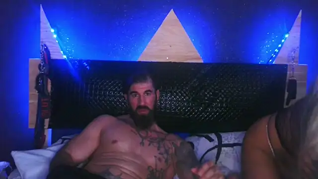 Snapshot of Glory_Max chatting on October 17, 2025, 1:24 pm Glory Max online show from October 17, 2025, 1:24 pm