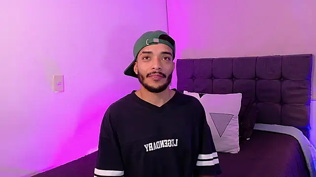 eross chipre  online show from March 8, 2026, 2:48 am