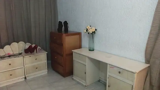 EngelCristaly online show from February 12, 2026, 6:35 am