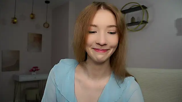 Snapshot of SunnivaCovil chatting on September 17, 2025, 1:46 pm SunnivaCovil online show from September 17, 2025, 1:46 pm