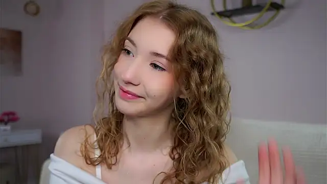 Snapshot of SunnivaCovil chatting on September 21, 2025, 2:00 pm SunnivaCovil online show from September 21, 2025, 2:00 pm