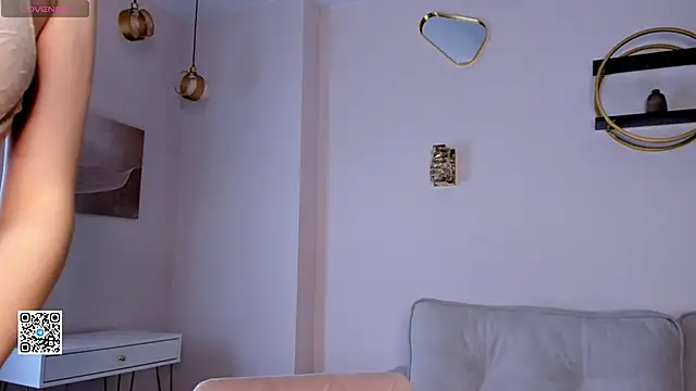 Snapshot of SunnivaCovil chatting on March 5, 2025, 5:50 pm SunnivaCovil online show from March 5, 2025, 5:50 pm