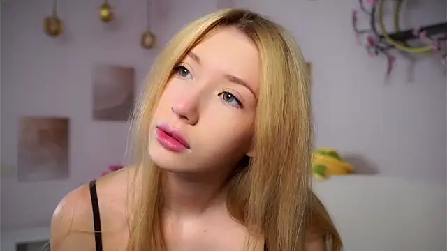 SunnivaCovil online show from February 21, 2026, 3:03 pm