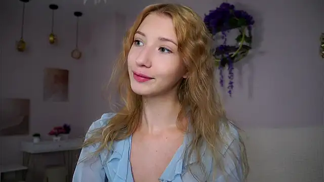 Snapshot of SunnivaCovil chatting on October 26, 2025, 2:39 pm SunnivaCovil online show from October 26, 2025, 2:39 pm