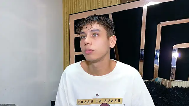 Snapshot of Noahoconor chatting on September 23, 2025, 7:21 pm Noahoconor online show from September 23, 2025, 7:21 pm