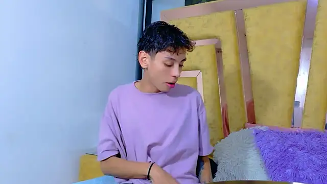 Snapshot of Noahoconor chatting on December 17, 2025, 7:41 pm Noahoconor online show from December 17, 2025, 7:41 pm