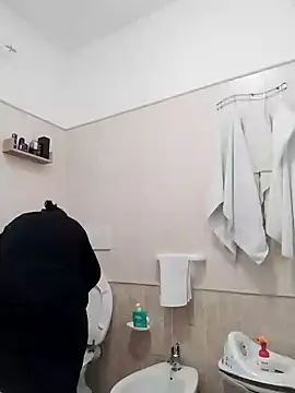 Dolcecurvy online show from April 17, 2026, 1:58 pm