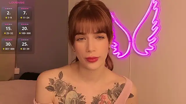 FrancescaFerra online show from December 4, 2025, 5:34 pm