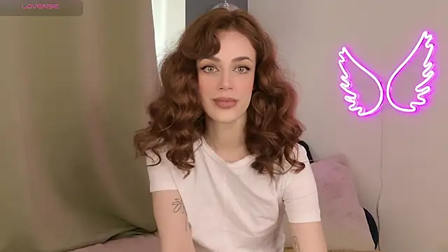 FrancescaFerra online show from March 6, 2026, 1:06 pm