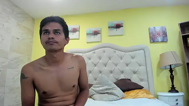Snapshot of emily_x_charly chatting on February 28, 2025, 11:12 pm emily x charly online show from February 28, 2025, 11:12 pm