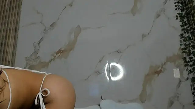 Snapshot of Little_Lau1 chatting on September 21, 2025, 9:20 pm Little Lau1 online show from September 21, 2025, 9:20 pm