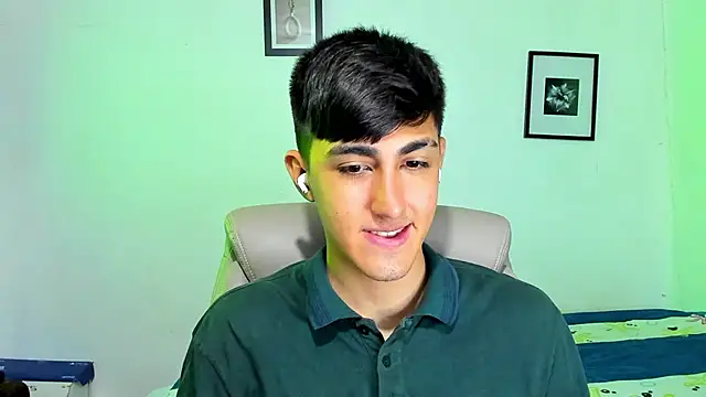 Snapshot of babymaik chatting on December 4, 2025, 7:24 pm babymaik online show from December 4, 2025, 7:24 pm