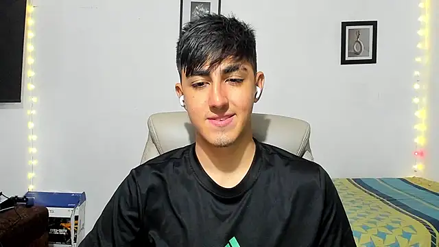 Snapshot of babymaik chatting on October 22, 2025, 8:19 pm babymaik online show from October 22, 2025, 8:19 pm