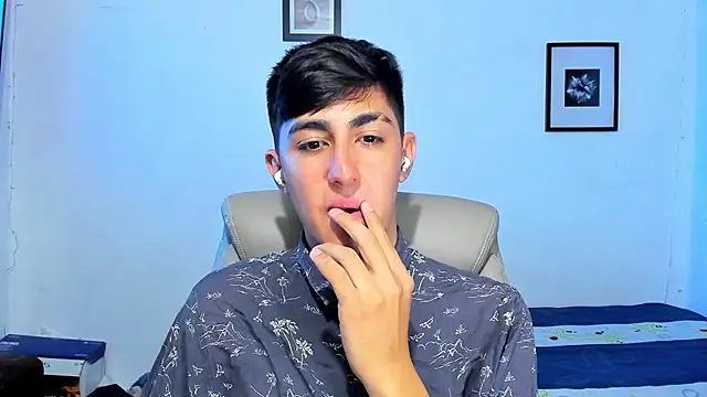 Snapshot of babymaik chatting on December 15, 2025, 6:19 am babymaik online show from December 15, 2025, 6:19 am