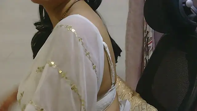 Snapshot of MilkyQueen69 chatting on February 10, 2026, 5:12 pm MilkyQueen69 online show from February 10, 2026, 5:12 pm