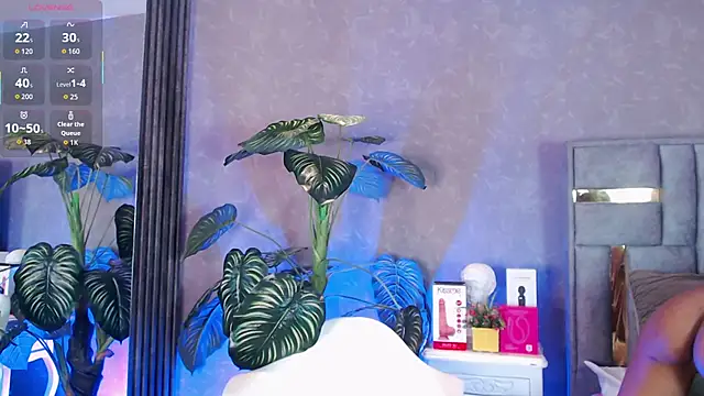 Tyla Ks online show from November 26, 2025, 7:36 pm