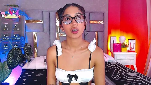 Tyla Ks online show from December 19, 2025, 7:49 pm