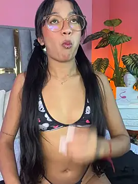 Snapshot of Tyla_Ks chatting on March 12, 2025, 8:31 pm Tyla Ks online show from March 12, 2025, 8:31 pm