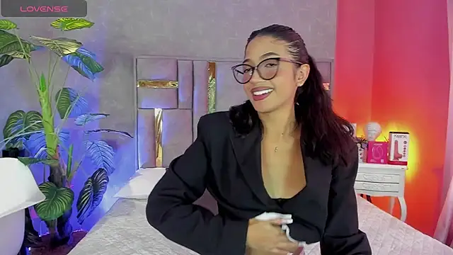 Tyla Ks online show from April 11, 2026, 7:06 pm