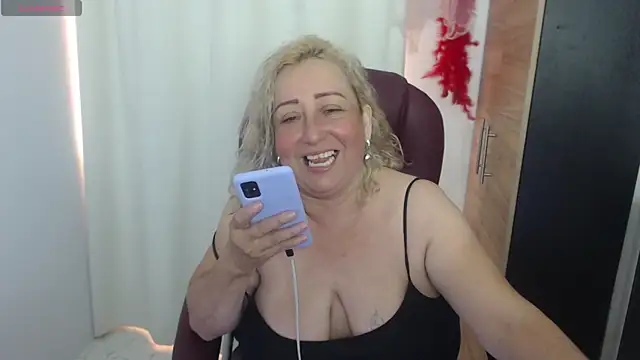 Snapshot of Mature_2025 chatting on May 19, 2026, 3:08 pm Mature 2025 online show from May 19, 2026, 3:08 pm