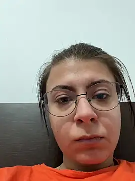 Snapshot of KittieHallo chatting on October 19, 2025, 9:12 am KittieHallo online show from October 19, 2025, 9:12 am