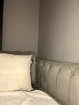 Snapshot of laraaaaaa chatting on November 6, 2025, 4:00 pm laraaaaaa online show from November 6, 2025, 4:00 pm