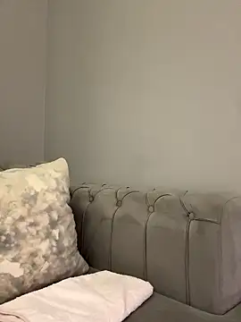 laraaaaaa online show from March 18, 2026, 10:54 pm