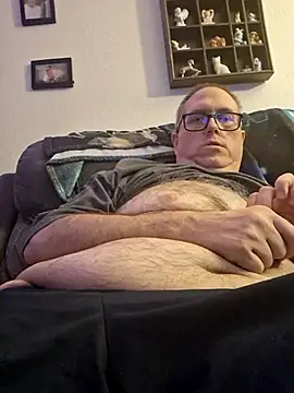 Snapshot of Smallone327 chatting on March 20, 2025, 3:34 am Smallone327 online show from March 20, 2025, 3:34 am