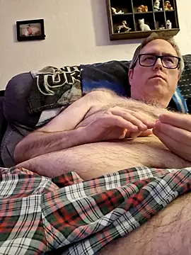 Snapshot of Smallone327 chatting on February 22, 2025, 5:02 am Smallone327 online show from February 22, 2025, 5:02 am