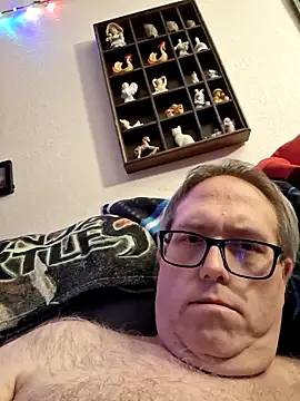 Snapshot of Smallone327 chatting on February 20, 2025, 3:45 am Smallone327 online show from February 20, 2025, 3:45 am