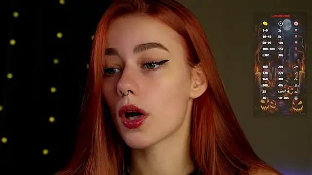 Snapshot of EmilaMills chatting on November 1, 2025, 1:05 pm EmilaMills online show from November 1, 2025, 1:05 pm