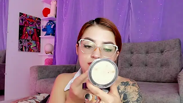 MelaniJhonson online show from April 24, 2026, 2:57 am