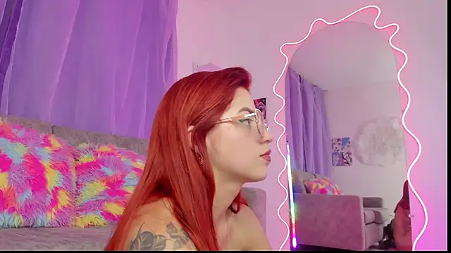 Snapshot of MelaniJhonson chatting on December 14, 2025, 6:30 am MelaniJhonson online show from December 14, 2025, 6:30 am