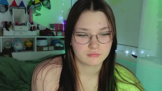 milliedoll online show from October 22, 2025, 4:12 am