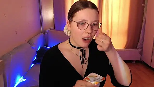 milliedoll online show from March 6, 2026, 5:46 am