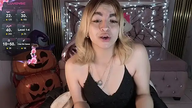 lili conor s online show from October 23, 2025, 3:38 am