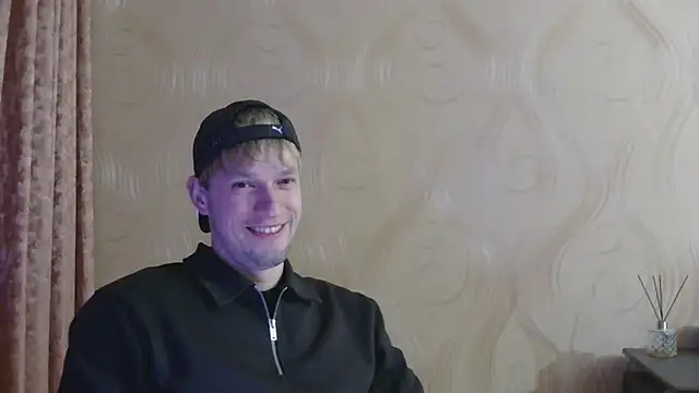 frama666 online show from April 16, 2026, 9:39 pm