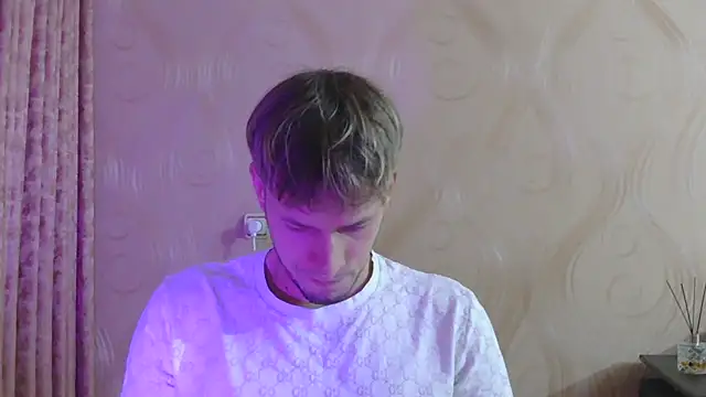 Snapshot of frama666 chatting on November 6, 2025, 8:46 pm frama666 online show from November 6, 2025, 8:46 pm