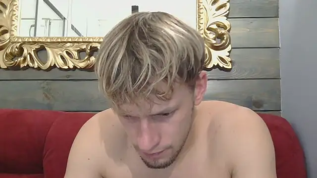 Snapshot of frama666 chatting on September 23, 2025, 7:21 pm frama666 online show from September 23, 2025, 7:21 pm