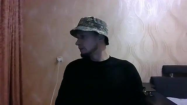 Snapshot of frama666 chatting on October 16, 2025, 12:19 am frama666 online show from October 16, 2025, 12:19 am